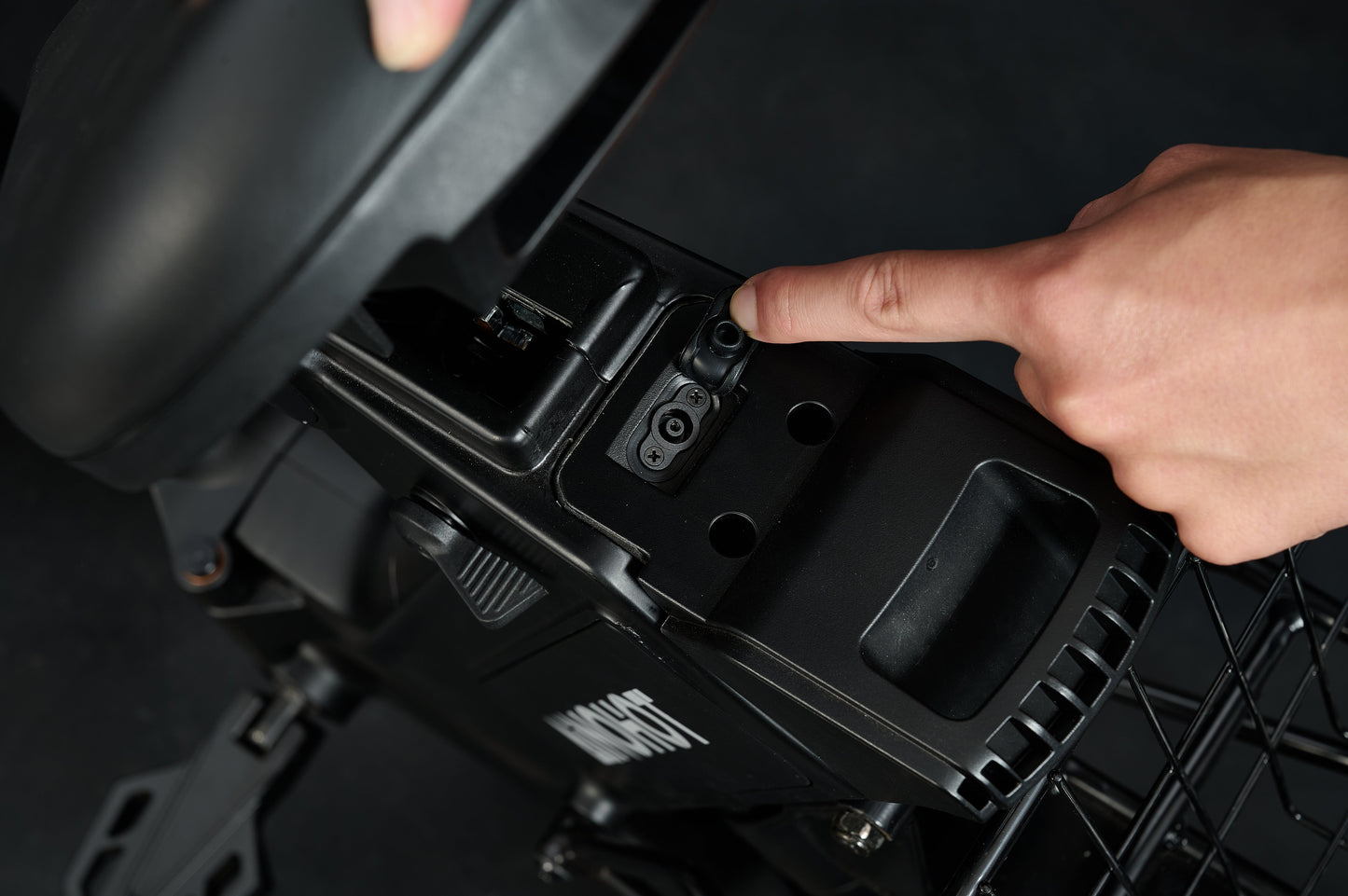 AINOHOT SAGA one│特定小型原動機付自転車