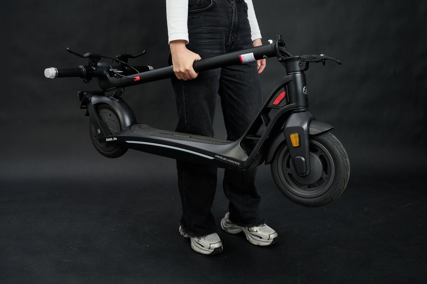 AINOHOT SAGA lite│電動キックボード