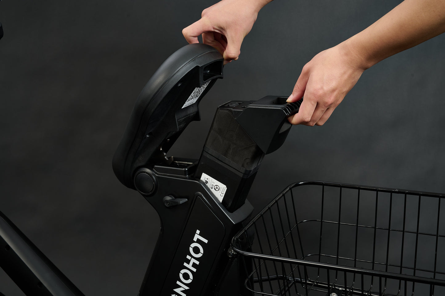 AINOHOT SAGA one│特定小型原動機付自転車