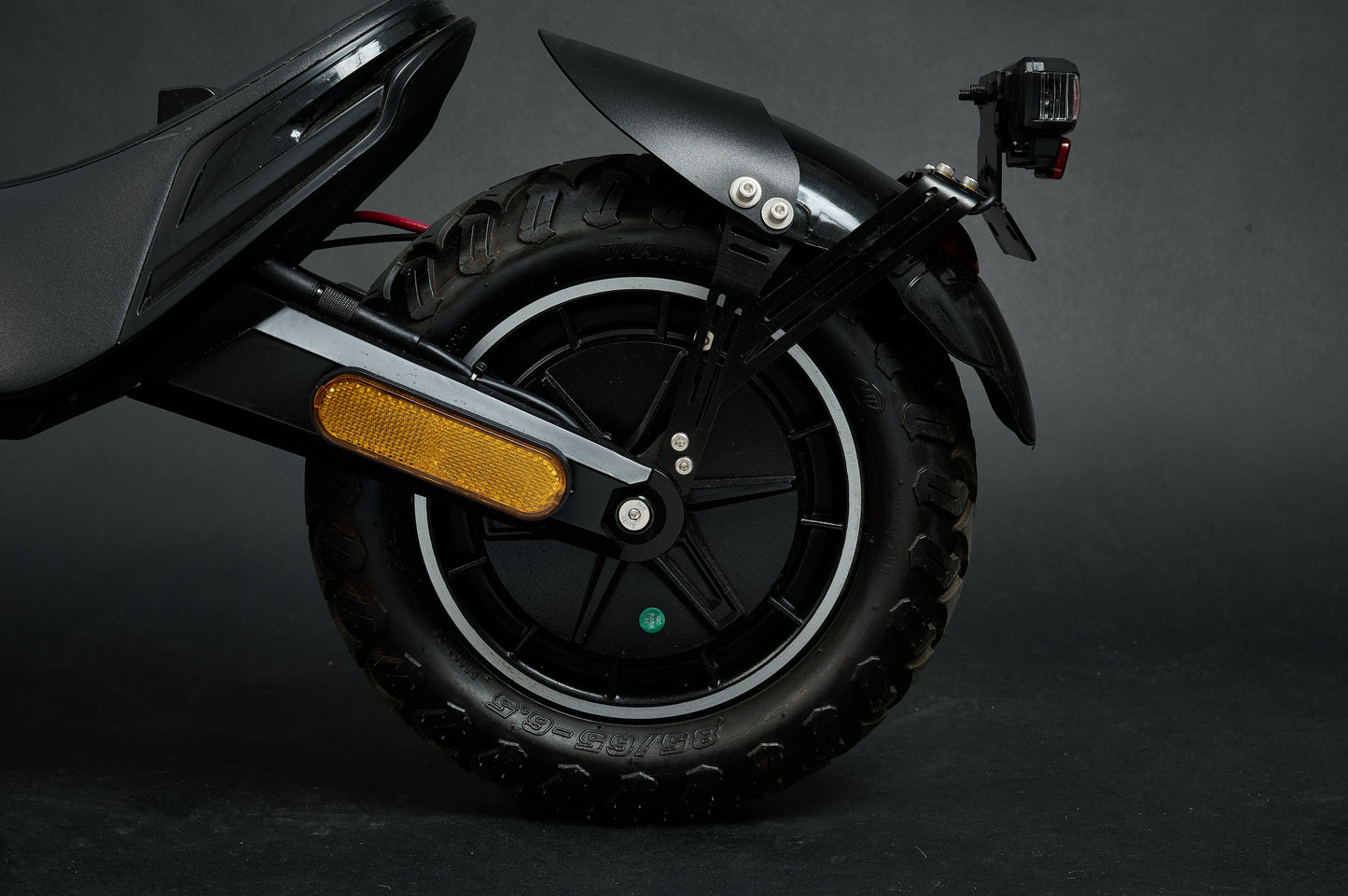 AINOHOT SAGA suv│電動キックボード